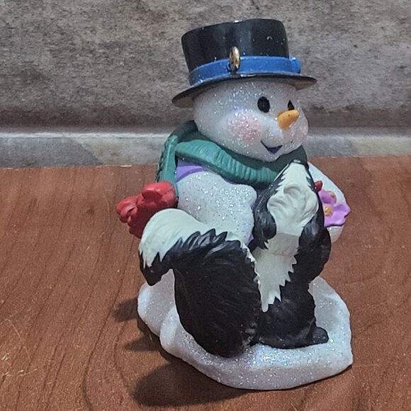 Hallmark Snow Buddies 2006 Snowman Skunk Christmas Ornament - Picture 11 of 12